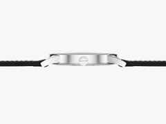 Nomos Glashütte Minimatik 39 Datum Handaufzug Edelstahl weißes Zifferblatt schwarzes Lederband – Herrenuhren Uhr mit Datum aus Edelstahl. Das Gehäuse ist rund und silber. Das Lederarmband ist schwarz. Das Zifferblatt ist arabisch Index und weiß. – Ansicht 2