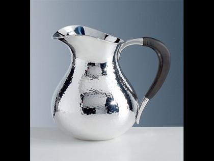 Sonja Quandt gehämmert Krug – Silberwaren Silber Krug aus 925 Silber.