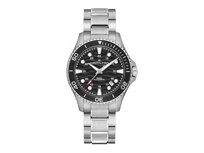 Hamilton Khaki Navy Scuba Automatik Edelstahl 40mm schwarzes Zifferblatt Metallband – Herrenuhren Uhr mit Datum aus Edelstahl. Das Gehäuse ist rund und silber. Das Edelstahlarmband ist silber. Das Zifferblatt ist arabisch Index und schwarz.