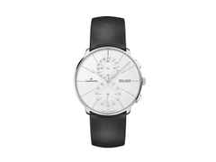 Junghans Meister fein Chronoscope MEGA Solar Funkuhr Edelstahl 39mm weißes Zifferblatt schwarzes Lederband – Herrenuhren Uhr mit Datum aus Edelstahl. Das Gehäuse ist rund und silber. Das Lederarmband ist schwarz. Das Zifferblatt ist ein Index in weiß.
