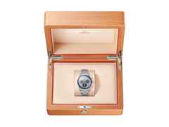 Omega Speedmaster Mondphase Chronograph Handaufzug Edelstahl 43mm graues Zifferblatt Metallband – Herrenuhren Chronograph aus Edelstahl und Titan. Das Gehäuse ist rund und silber. Das Edelstahlarmband ist silber. Das Zifferblatt ist ein Index in grau. – Ansicht 5
