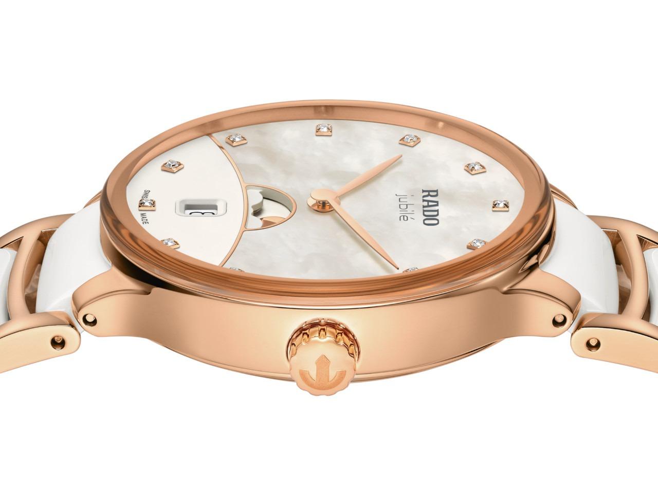 Rado Centrix Diamonds Quarz Edelstahl Roségold-PVD 35mm weißes Perlmutt-Zifferblatt mit Brillanten Metallband – Damenuhren Uhr mit Datum aus Edelstahl, Keramik und PVD beschichtet. Das Gehäuse ist rund und roségold. Das Edelstahlarmband ist roségold. Das Zifferblatt ist ein Index in weiß. – Ansicht 3