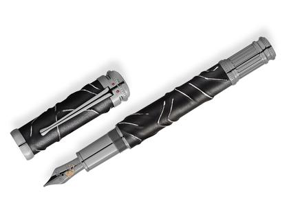 Montblanc Writers Edition                       2026: Hommage to Bram Stoker Limited Edition 1897 Füllfederhalter M – Schreibgeräte Füllfederhalter in schwarz und aus 750 Gelbgold, 925 Silber und Ruthenium.
