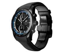 Porsche Design Custom Built Timepieces Watchmakers Choice "RivieraBlau" Chronograph Automatik Titan Schwarz 42mm schwarzes Zifferblatt schwarzes Lederband – Herrenuhren Chronograph aus Edelstahl, Leder, Titan und Titancarbid beschichtet. Das Gehäuse ist rund und schwarz. Das Lederarmband ist schwarz. Das Zifferblatt ist ein Index in schwarz. – Ansicht 2