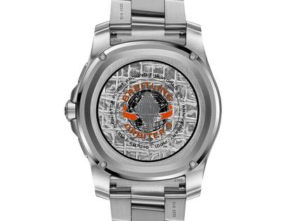 Breitling Aerospace B70 Orbiter Quarz Titan 43mm orangenes Zifferblatt Metallband – Herrenuhren Uhr Multifunktion aus Titan. Das Gehäuse ist rund und grau. Das Titanarmband ist grau. Das Zifferblatt ist arabisch und orange. – Ansicht 2