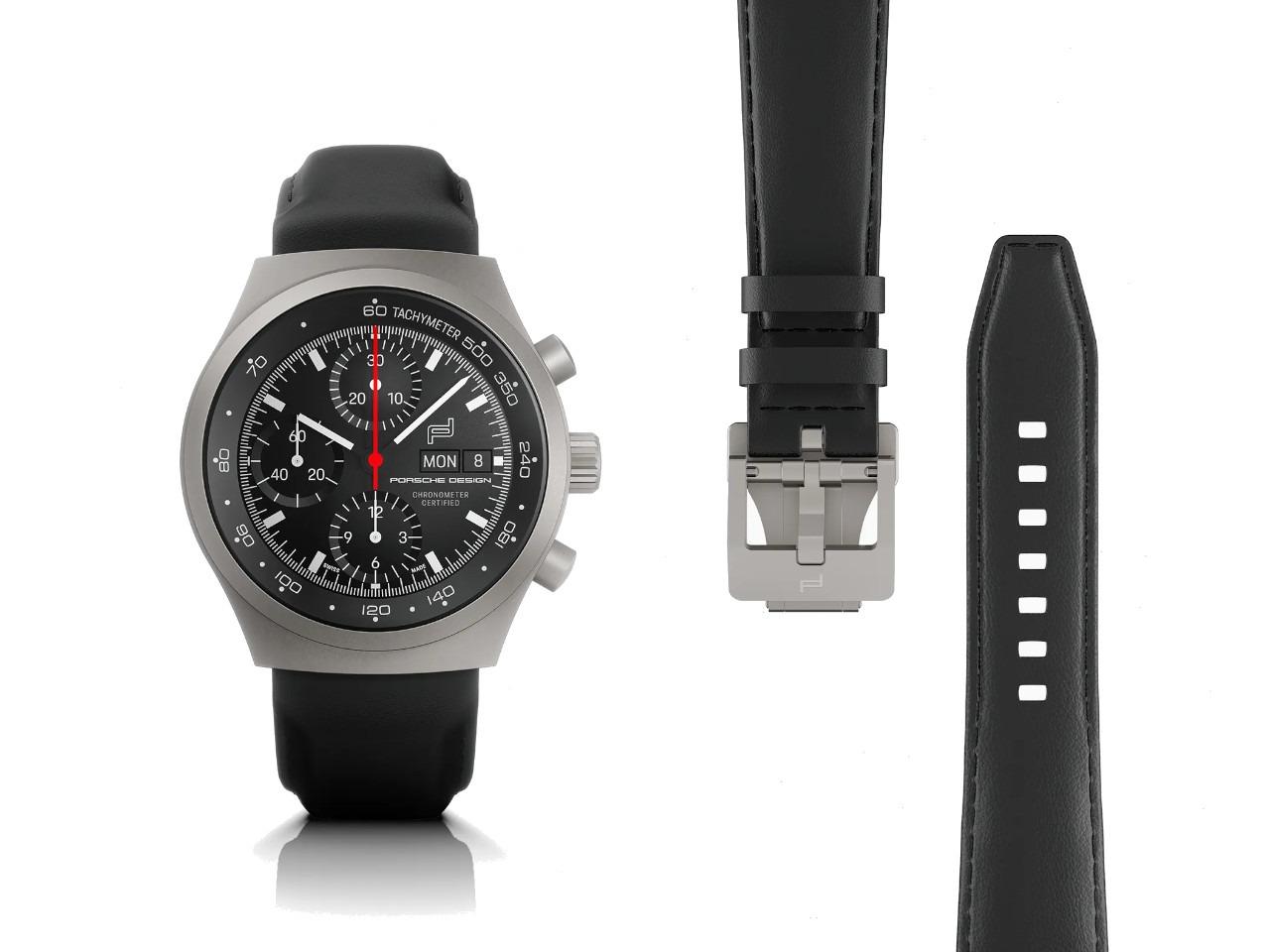 Porsche Design Chronograph 1 - All Titanium Numbered Edition Automatik Titan 40mm schwarzes Zifferblatt schwarzes Lederband – Herrenuhren Chronograph aus Leder und Titan. Das Gehäuse ist rund und grau. Das Lederarmband ist schwarz. Das Zifferblatt ist ein Index in schwarz. – Ansicht 2