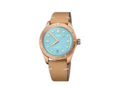 Oris Divers Sixty-Five Cotton Candy Automatik Bronze 38mm blaues Zifferblatt braunes Lederband – Damenuhren Uhr mit Datum aus Bronze und Leder. Das Gehäuse ist rund und roségold. Das Lederarmband ist braun. Das Zifferblatt ist ein Index in blau.