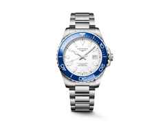 Longines HydroConquest Sylt Edition 2026 Automatik Edelstahl 39mm weißes Zifferblatt Metallband – Herrenuhren Uhr mit Datum aus Edelstahl und Keramik. Das Gehäuse ist rund und silber. Das Edelstahlarmband ist silber. Das Zifferblatt ist ein Index in weiß.