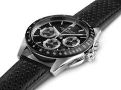 Hamilton Jazzmaster Performer Auto Chrono Edelstahl 42mm schwarzes Zifferblatt schwarzes Lederband – Herrenuhren Chronograph aus Edelstahl und Leder. Das Gehäuse ist rund und silber. Das Lederarmband ist schwarz. Das Zifferblatt ist arabisch Index und schwarz. – Ansicht 2