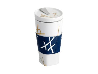 Meissen Coffee to Go Becher "Swords" aus Meissner Porzellan mit Manschette – Porzellanwaren Tafelporzellan in weiß und aus Kunststoff, Leder, Porzellan und vergoldet. – Ansicht 2
