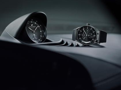 Porsche Design Sport Chrono Subsecond 42 Titan schwarzes Lederband – Herrenuhren Uhr mit Datum aus Titan. Das Gehäuse ist rund und silber. Das Lederarmband ist schwarz. Das Zifferblatt ist ein Index in schwarz. – Ansicht 5