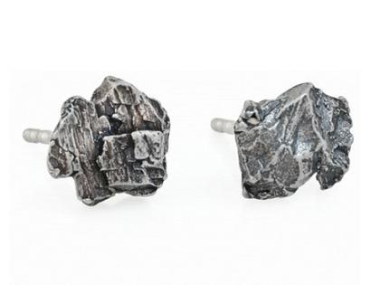Schmuckwerk Meteorit: Ohrstecker – Ohrschmuck Ohrstecker aus Edelstahl.
