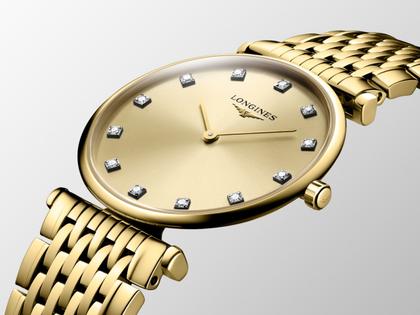 Longines La Grande Classique Quarz Edelstahl Gelbgold-PVD 29mm goldenes Zifferblatt mit Diamanten Metallband – Damenuhren Uhr ohne Datum aus Edelstahl und PVD beschichtet. Das Gehäuse ist rund und roségold. Das vergoldetes Edelstahlarmband ist silber-roségold. Das Zifferblatt ist römisch und schwarz. – Ansicht 2