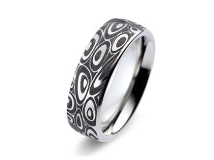 Ringe Trauring aus Titan.
