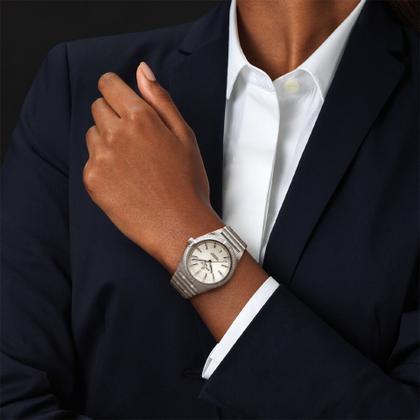 Breitling Chronomat Automatic 36 Edelstahl weißes Zifferblatt mit Brillanten Metallband – Damenuhren Uhr mit Datum aus Edelstahl. Das Gehäuse ist rund und silber. Das Edelstahlarmband ist silber. Das Zifferblatt ist ein Index in weiß. – Ansicht 4