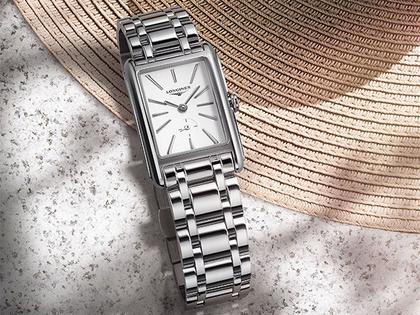 Longines DolceVita   Mini Quarz Edelstahl 21x32mm weißes Zifferblatt Metallband – Damenuhren Uhr ohne Datum aus Edelstahl. Das Gehäuse ist rechteckig und silber. Das Edelstahlarmband ist silber. Das Zifferblatt ist ein Index in weiß. – Ansicht 2