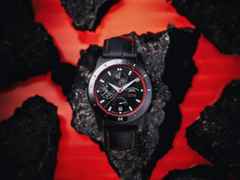 Mühle Glashütte Sportivo Power Chronograph First Edition Automatik Edelstahl Schwarz-IP 42,5mm schwarzes Zifferblatt schwarzes Leder-Kautschukband limitiert – Herrenuhren Chronograph aus Edelstahl, IP beschichtet, Keramik und Leder. Das Gehäuse ist rund und schwarz. Das Lederarmband ist schwarz. Das Zifferblatt ist ein Index in schwarz. – Ansicht 11