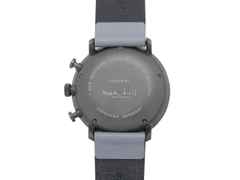 Junghans Max Bill Chronoscope Automatik Edelstahl PVD-Schwarz 40mm weißes Zifferblatt graues Lederband – Herrenuhren Uhr mit Datum aus Edelstahl und PVD beschichtet. Das Gehäuse ist rund und grau. Das Lederarmband ist grau. Das Zifferblatt ist arabisch und weiß. – Ansicht 3