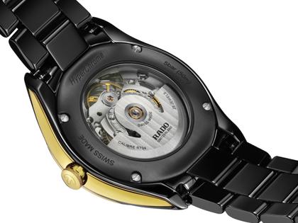 Rado HyperChrome Automatik Diamonds Keramik 42mm schwarzes Zifferblatt schwarzes Keramikband – Herrenuhren Uhr ohne Datum aus Keramik. Das Gehäuse ist rund und schwarz. Das Keramikarmband ist schwarz. Das Zifferblatt ist ein Index in schwarz. – Ansicht 4