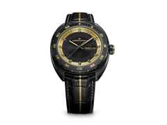 Hamilton American Classic Pan Europ Resident Evil Requiem Limited Edition Automatik Edelstahl PVD-Schwarz 42mm schwarz-goldenes Zifferblatt Lederband – Herrenuhren Uhr mit Datum aus Edelstahl und PVD beschichtet. Das Gehäuse ist rund und schwarz. Das Lederarmband ist schwarz. Das Zifferblatt ist ein Index in schwarz. – Ansicht 2