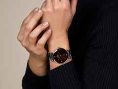 Rado Centrix Diamonds Automatik Edelstahl Roségold-PVD 39,5mm braunes Zifferblatt mit Brillanten Metallband – Herrenuhren Uhr mit Datum aus Edelstahl, Keramik und PVD beschichtet. Das Gehäuse ist rund und roségold. Das Keramikarmband ist braun. Das Zifferblatt ist ein Index in braun. – Ansicht 6