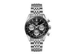 TAG Heuer Carrera Chronograph Automatik Edelstahl 39mm schwarzes Zifferblatt Metallband – Herrenuhren Chronograph aus Edelstahl und Leder. Das Gehäuse ist rund und silber. Das Edelstahlarmband ist silber. Das Zifferblatt ist ein Index in schwarz.