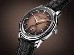 Frederique Constant Classics Moneta Handaufzug Edelstahl 38,5mm braunes Zifferblatt schwarzes Lederband limitiert – Herrenuhren Uhr ohne Datum aus Edelstahl und Leder. Das Gehäuse ist rund und silber. Das Lederarmband ist schwarz. Das Zifferblatt ist ein Index in braun. – Ansicht 5