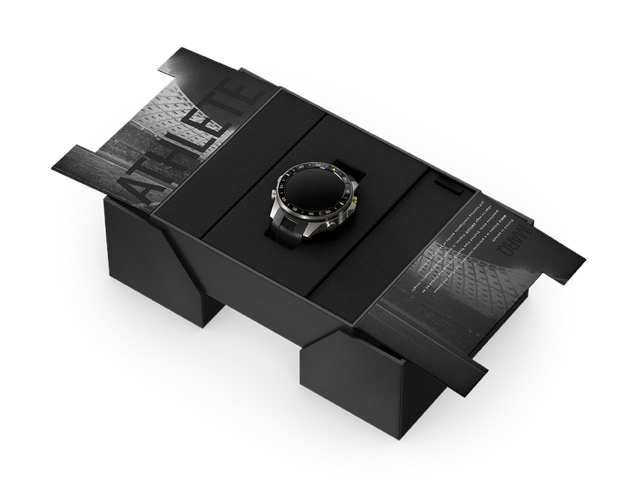 Garmin MARQ Athlete Gen 3 Titan 47mm digitales Display schwarzes Kautschukband – Herrenuhren Uhr Multifunktion aus Kautschuk, Keramik und Titan. Das Gehäuse ist rund und grau. Das Kautschuk / Kunststoff / Silikon Armband ist schwarz. Der Zifferblatt ist digital. – Ansicht 6