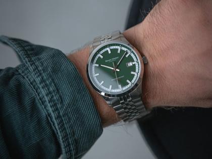 Bruno Söhnle Glashütte Turin Automatik Edelstahl 39,5mm dunkelgrünes Zifferblatt Metallband – Herrenuhren Uhr mit Datum aus Edelstahl. Das Gehäuse ist rund und silber. Das Edelstahlarmband ist silber. Das Zifferblatt ist ein Index in grün. – Ansicht 6