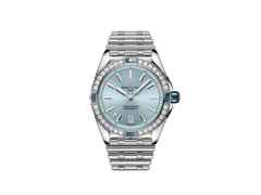 Breitling Super Chronomat Automatic 38 Edelstahl blaues Zifferblatt Metallband – Damenuhren Uhr mit Datum aus Edelstahl und Keramik. Das Gehäuse ist rund und silber. Das Edelstahlarmband ist silber. Das Zifferblatt ist ein Index in blau.