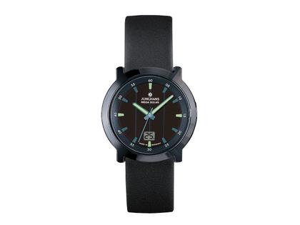 Junghans Stratos Mega Solar Keramik 39mm blaues Glaszifferblatt schwarzes Lederband – Herrenuhren Uhr mit Datum aus Keramik. Das Gehäuse ist rund und schwarz. Das Lederarmband ist schwarz. Das Zifferblatt ist ein Index in blau.