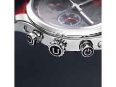 Union Glashütte Belisar Chronograph Speedster Limited Edition 2024 Automatik Edelstahl 44mm graues Zifferblatt graues Lederband – Herrenuhren Chronograph aus Edelstahl. Das Gehäuse ist rund und silber. Das Lederarmband ist schwarz. Das Zifferblatt ist arabisch Index und grau. – Ansicht 3