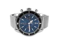 Breitling Superocean Heritage Chronograph Limited Edition 125th Anniversary A23320-078 Full Set Occasion Refurbished – Herrenuhren Chronograph aus Edelstahl und Keramik. Das Gehäuse ist rund und silber. Das Edelstahlarmband ist silber. Das Zifferblatt ist ein Index in blau.