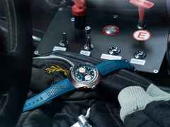 Hamilton American Classic Chrono Matic 50 Limited Edition Automatik Edelstahl 51,5 x 48,5mm blaues Zifferblatt blaues Lederband – Herrenuhren Chronograph aus Edelstahl und Leder. Das Gehäuse ist oval und silber. Das Lederarmband ist blau. Das Zifferblatt ist ein Index in blau. – Ansicht 8