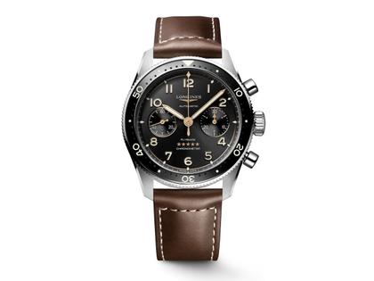 Longines Spirit Flyback Chronograph Automatik Edelstahl 42mm schwarzes Zifferblatt braunes Lederband – Herrenuhren Chronograph aus Edelstahl und Keramik. Das Gehäuse ist rund und silber. Das Lederarmband ist braun. Das Zifferblatt ist arabisch Index und schwarz.