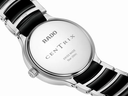 Rado Centrix Diamonds Quarz Edelstahl 35mm schwarzes Zifferblatt mit Brillanten schwarzes Keramikband – Damenuhren Uhr mit Datum aus Edelstahl und Keramik. Das Gehäuse ist rund und silber. Das Keramikarmband ist schwarz. Das Zifferblatt ist ein Index in schwarz. – Ansicht 4