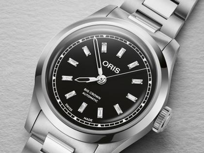 Oris Big Crown Automatik Edelstahl 34mm schwarzes Zifferblatt mit Diamanten Metallband – Damenuhren Uhr ohne Datum aus Edelstahl. Das Gehäuse ist rund und silber. Das Edelstahlarmband ist silber. Das Zifferblatt ist ein Index in schwarz. – Ansicht 2