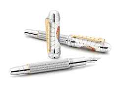 Montblanc Limited Edition Great Characters Elvis Presley 1935 Füllfederhalter – Schreibgeräte Füllfederhalter aus 750 Weißgold, Metall und und . – Ansicht 2