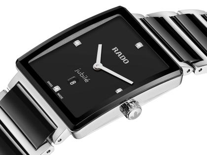 Rado Integral Quarz Edelstahl 28,5 x 31,5mm schwarzes Zifferblatt mit Brillanten Metallband – Damenuhren Uhr mit Datum aus Edelstahl und Keramik. Das Gehäuse ist rechteckig und silber. Das Edelstahlarmband ist schwarz. Das Zifferblatt ist ein Index in schwarz. – Ansicht 2