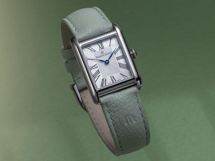 Maurice Lacroix Fiaba Square Quarz Edelstahl 24x34mm Perlmutt-Zifferblatt grünes Lederband – Damenuhren Uhr ohne Datum aus Edelstahl. Das Gehäuse ist rechteckig und silber. Das Lederarmband ist grün. Das Zifferblatt ist römisch und weiß. – Ansicht 2