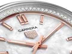 TAG Heuer Carrera Date Automatik Edelstahl 36mm weißes Perlmutt-Zifferblatt mit Brillanten Metallband – Damenuhren Uhr mit Datum aus Edelstahl. Das Gehäuse ist rund und silber. Das Edelstahlarmband ist silber. Das Zifferblatt ist ein Index in weiß. – Ansicht 5