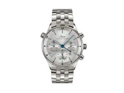 Sinn Spezialuhren 6099 Frankfurter Finanzplatzuhr Automatik Edelstahl 41,5mm silberfarbenes Zifferblatt Metallband limitiert – Herrenuhren Chronograph aus Edelstahl. Das Gehäuse ist rund und silber. Das Edelstahlarmband ist silber. Das Zifferblatt ist ein Index in silber.