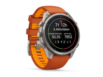 Garmin Fenix 9 Pro inReach Titan 47mm digitales Display orangefarbenes Silikonband – Herrenuhren Uhr Multifunktion aus Kautschuk und Titan. Das Gehäuse ist rund und grau. Das Kautschuk / Kunststoff / Silikon Armband ist orange. Das Zifferblatt ist digital und schwarz. – Ansicht 5