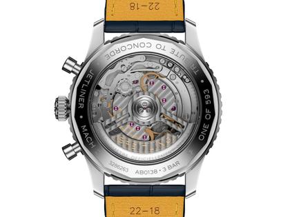 Breitling Navitimer B01 Chronograph 43 Tribute to Concorde Automatik Edelstahl blaues Zifferblatt blaues Lederband limitiert – Herrenuhren Chronograph aus Edelstahl und Leder. Das Gehäuse ist rund und silber. Das Lederarmband Kroko / Alligator ist blau. Das Zifferblatt ist ein Index in blau. – Ansicht 2