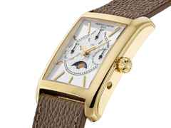 Frederique Constant Classics Carree Calendar Moonphase Quarz Edelstahl GG-PVD 42x30mm weißes Zifferblatt braunes Lederband – Herrenuhren Uhr mit Datum aus Edelstahl, Leder und PVD beschichtet. Das Gehäuse ist rechteckig und gelbgold. Das Lederarmband ist braun. Das Zifferblatt ist ein Index in weiß. – Ansicht 2