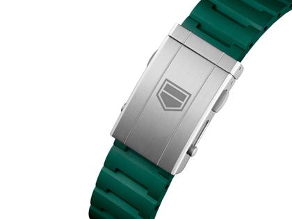 TAG Heuer Carrera Chronograph Automatik Edelstahl 44mm grünes Zifferblatt grünes Kautschukband – Herrenuhren Chronograph aus Edelstahl und Keramik. Das Gehäuse ist rund und silber. Das Kautschuk / Kunststoff / Silikon Armband ist grün. Das Zifferblatt ist ein Index in grün. – Ansicht 4