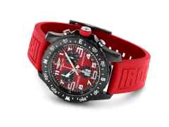 Breitling Endurance Pro 44 Ironman Chronograph Quarz Breitlight schwarzes Zifferblatt rotes Kautschukband – Herrenuhren Chronograph aus Sonstiges. Das Gehäuse ist rund und schwarz. Das Kautschuk / Kunststoff / Silikon Armband ist rot. Das Zifferblatt ist arabisch und schwarz. – Ansicht 3
