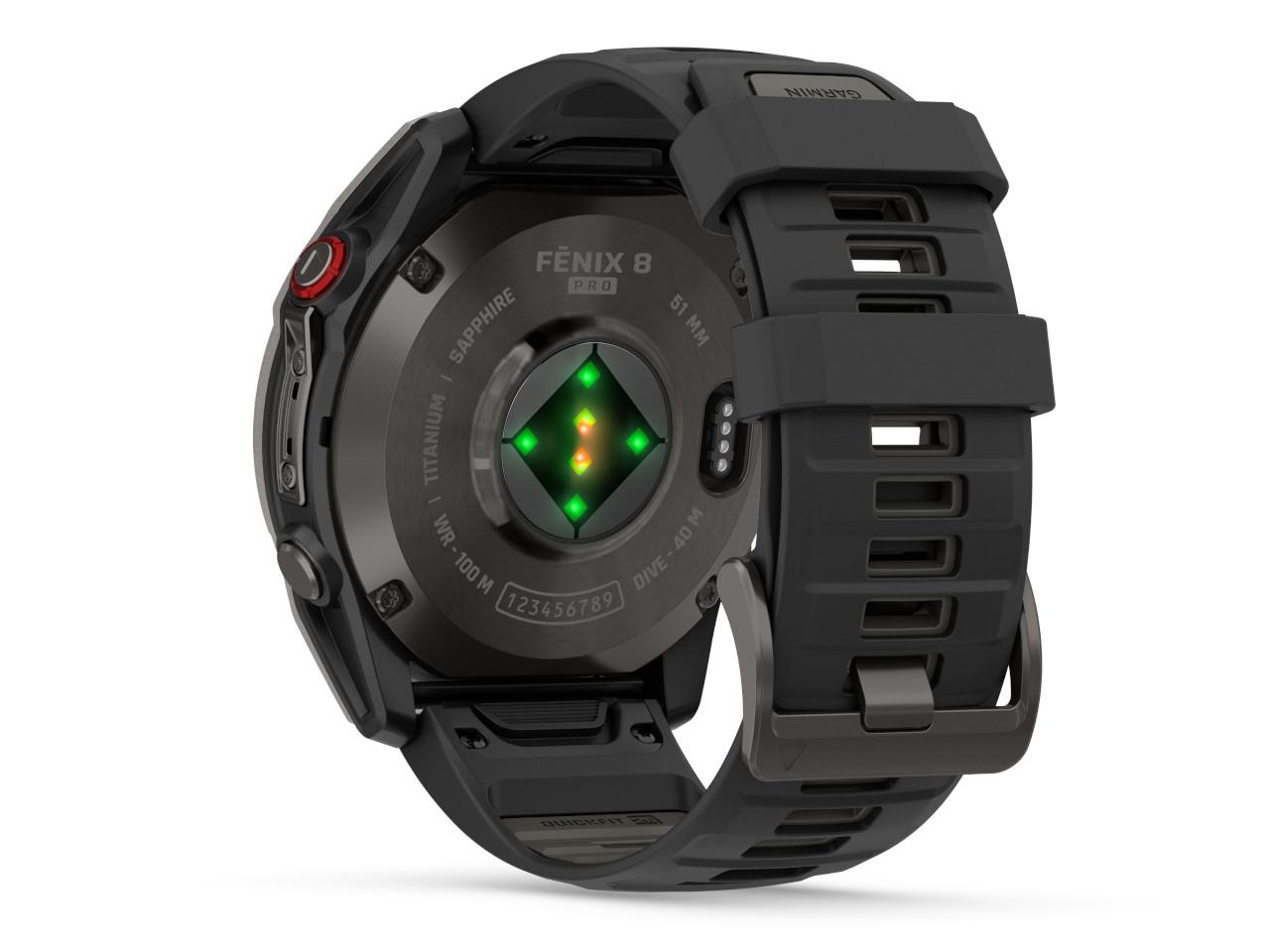 Garmin fenix 8 Pro 51mm AMOLED faserverstärktes Polymer und Titan DLC-Carbongrau digitales Zifferblatt schwarzes Silikonband – Herrenuhren Uhr Multifunktion aus DLC beschichtet, Kunststoff und Titan. Das Gehäuse ist rund und grau. Das Kautschuk / Kunststoff / Silikon Armband ist schwarz. Das Zifferblatt ist digital und schwarz. – Ansicht 3