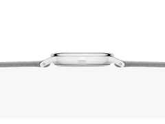 Nomos Glashütte Ludwig 33 75 Jahre Grundgesetz Handaufzug Edelstahl 33mm weißes Zifferblatt graues Lederband limitiert – Damenuhren Uhr ohne Datum aus Edelstahl und Leder. Das Gehäuse ist rund und silber. Das Lederarmband ist grau. Das Zifferblatt ist römisch Index und weiß. – Ansicht 3