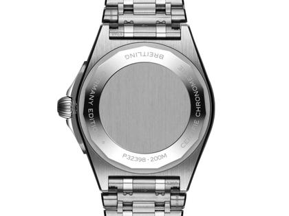 Breitling Chronomat Automatic GMT 40 Deutschland Edition grünes Zifferblatt Metallband – Herrenuhren Uhr mit Datum aus 950 Platin und Edelstahl. Das Gehäuse ist rund und silber. Das Edelstahlarmband ist silber. Das Zifferblatt ist ein Index in grün. – Ansicht 4